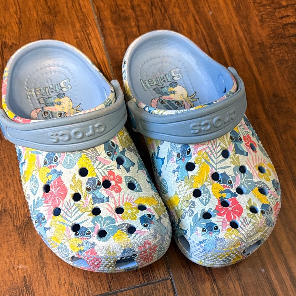 CROCS Kids Disney Stitch Floral Print Light Blue Slip-On Clogs size 10